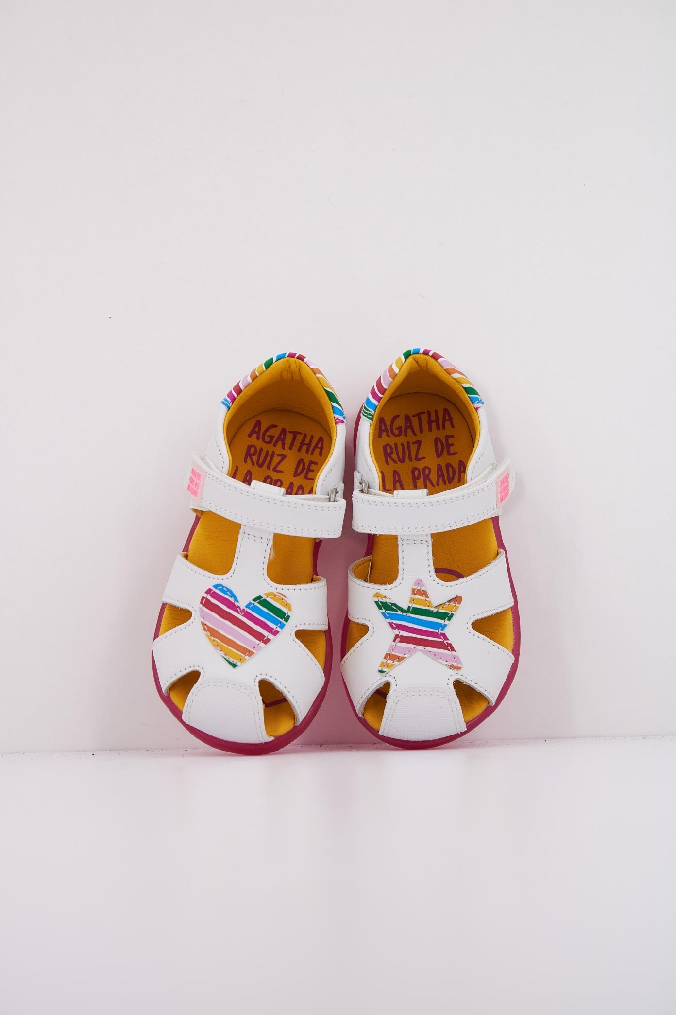AGATHA RUIZ DE LA PRADA A en color BLANCO (3)