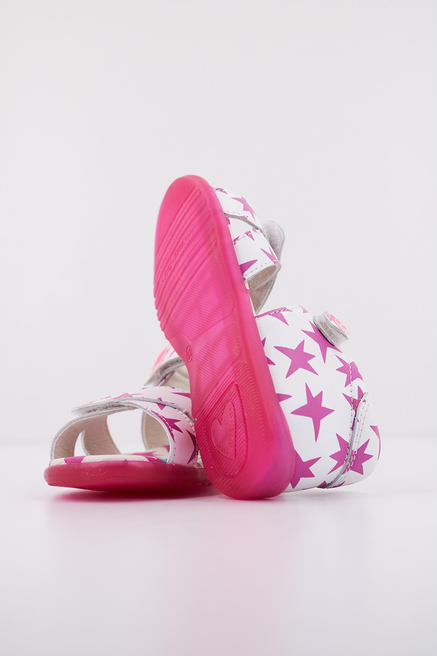 AGATHA RUIZ DE LA PRADA A en color BLANCO (5)
