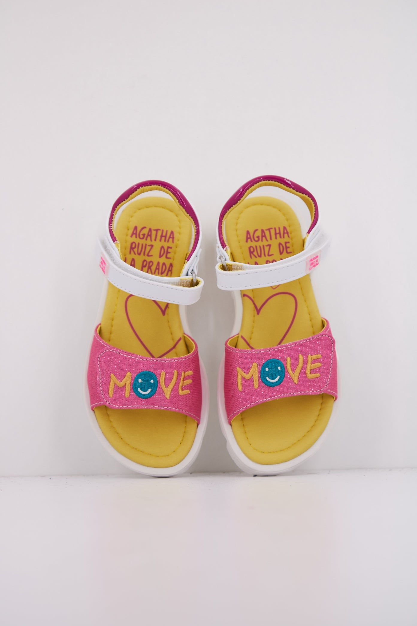 AGATHA RUIZ DE LA PRADA A en color ROSA (3)