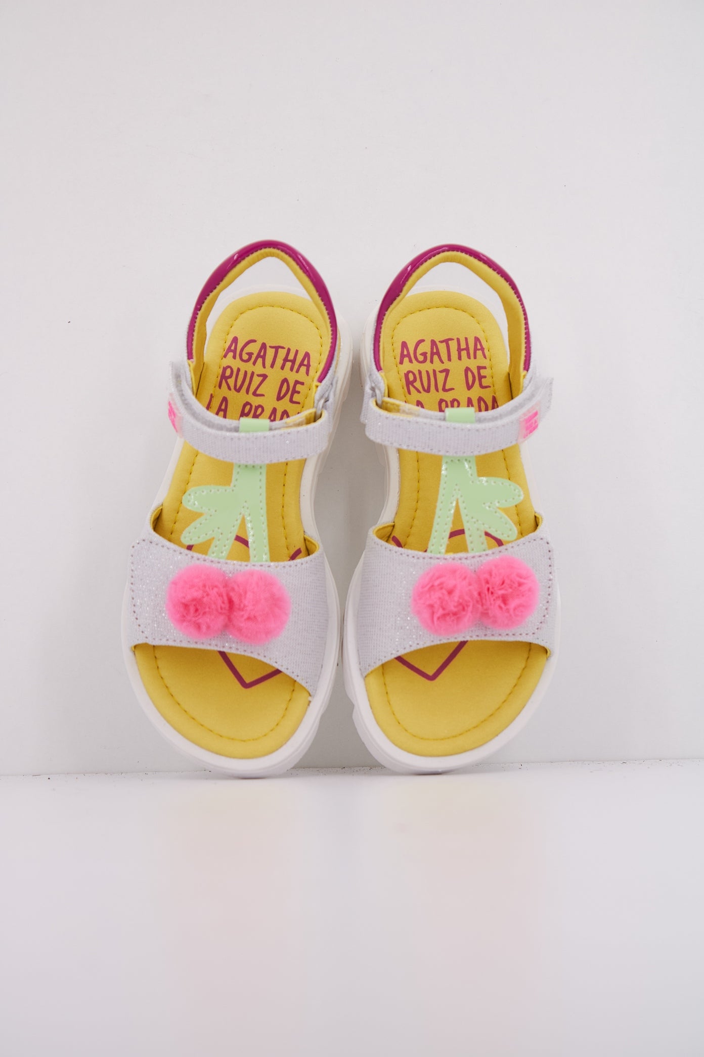 AGATHA RUIZ DE LA PRADA A en color PLATA (3)