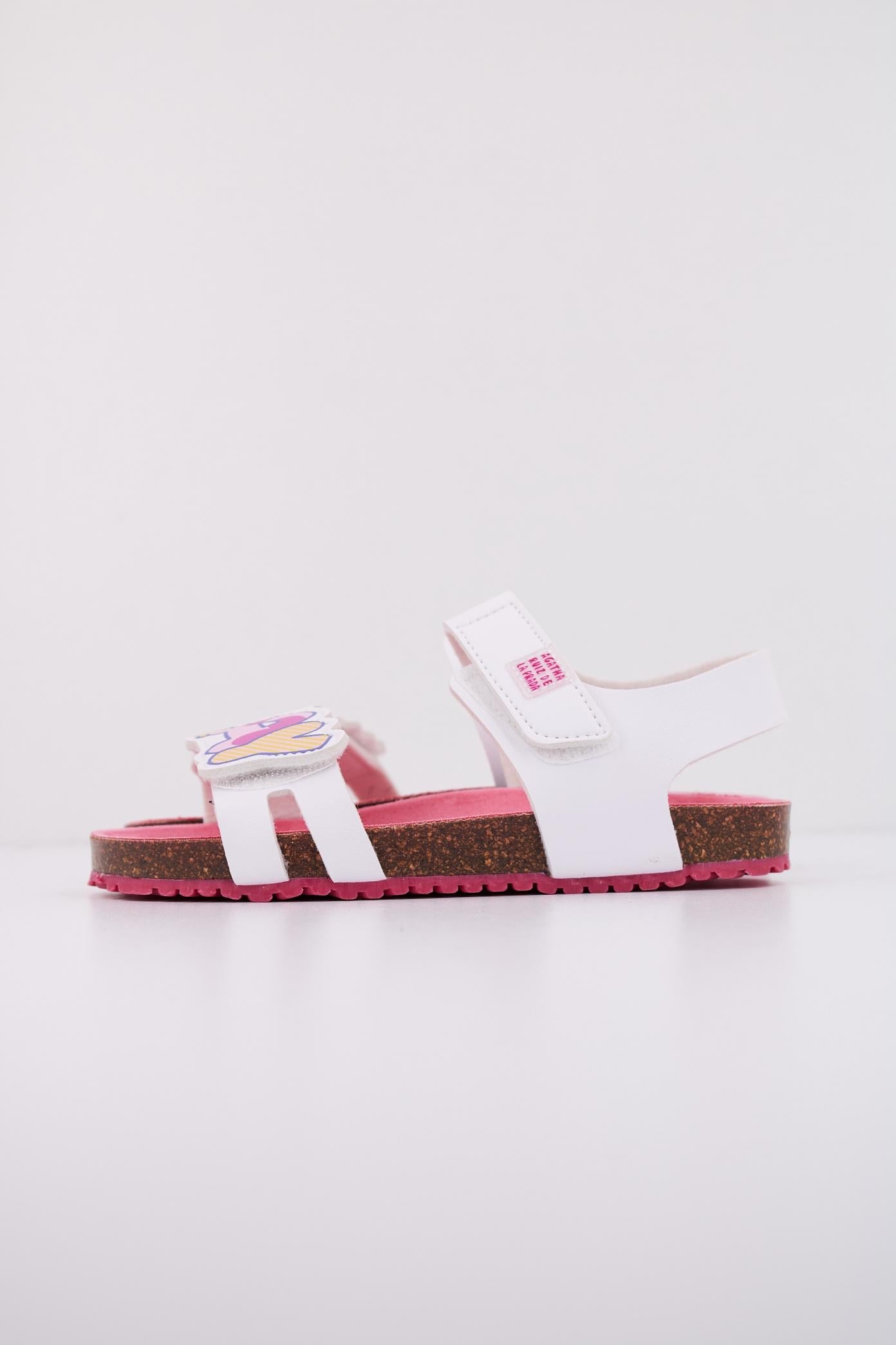 AGATHA RUIZ DE LA PRADA A en color BLANCO (1)