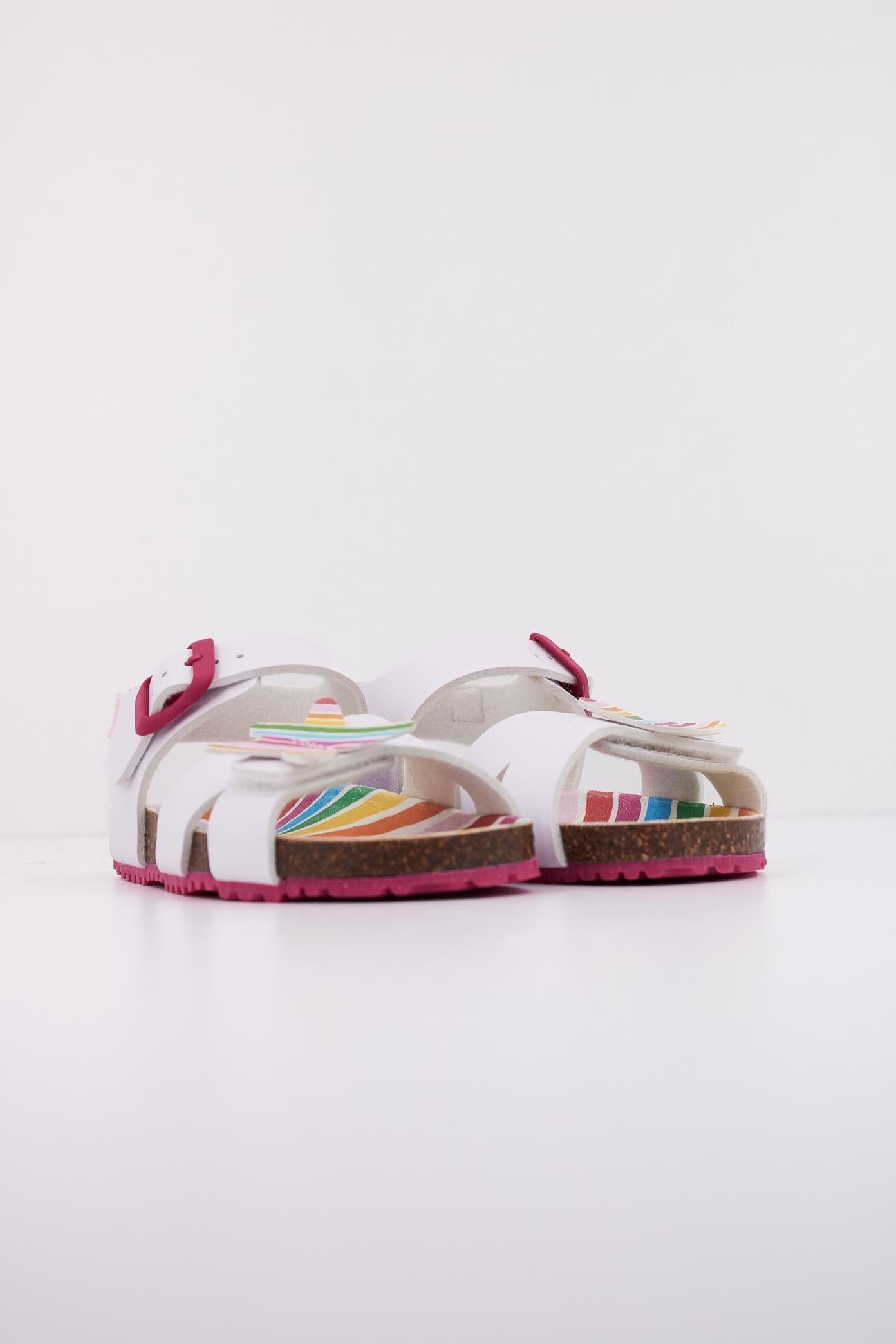 AGATHA RUIZ DE LA PRADA A en color BLANCO (2)