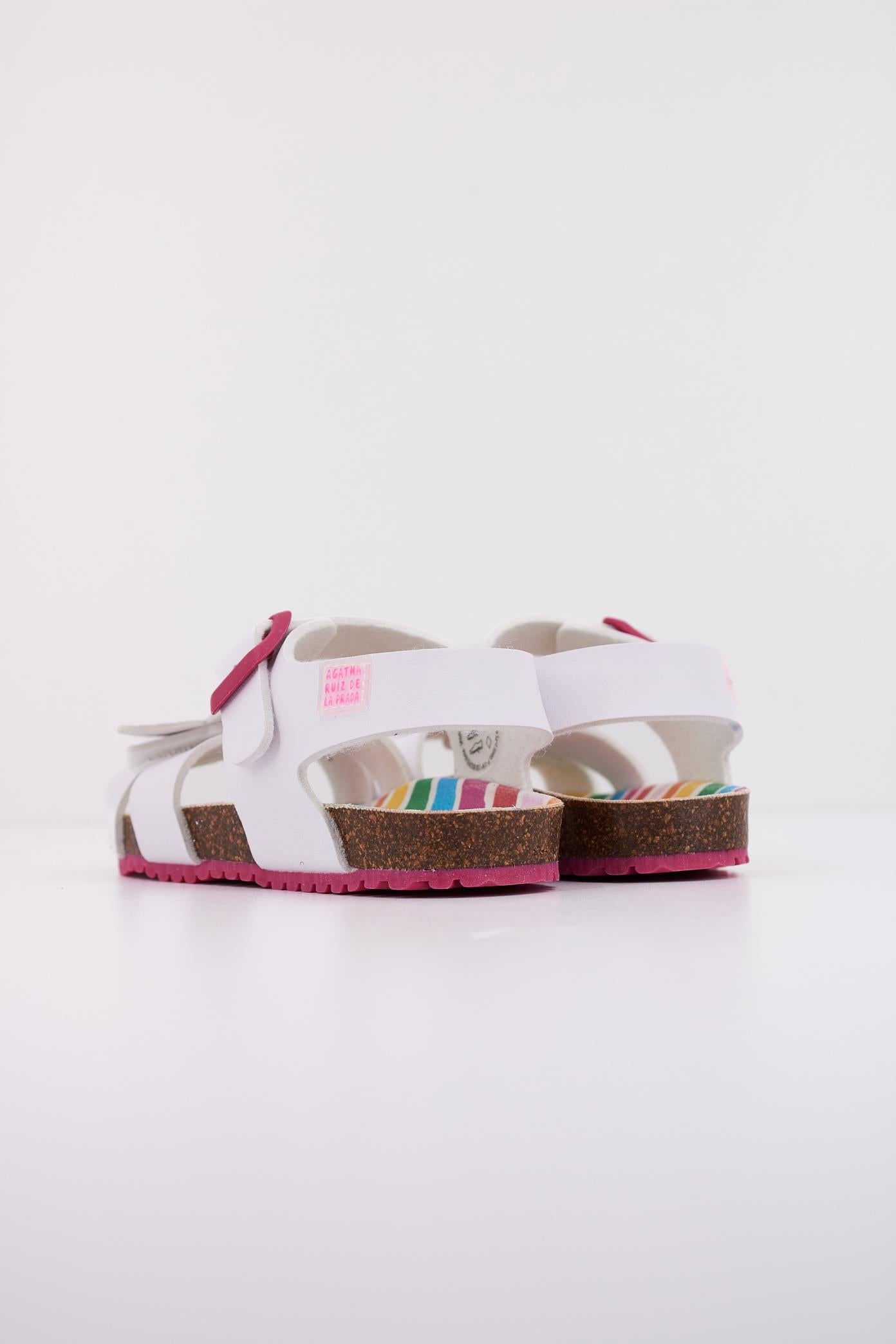 AGATHA RUIZ DE LA PRADA A en color BLANCO (4)