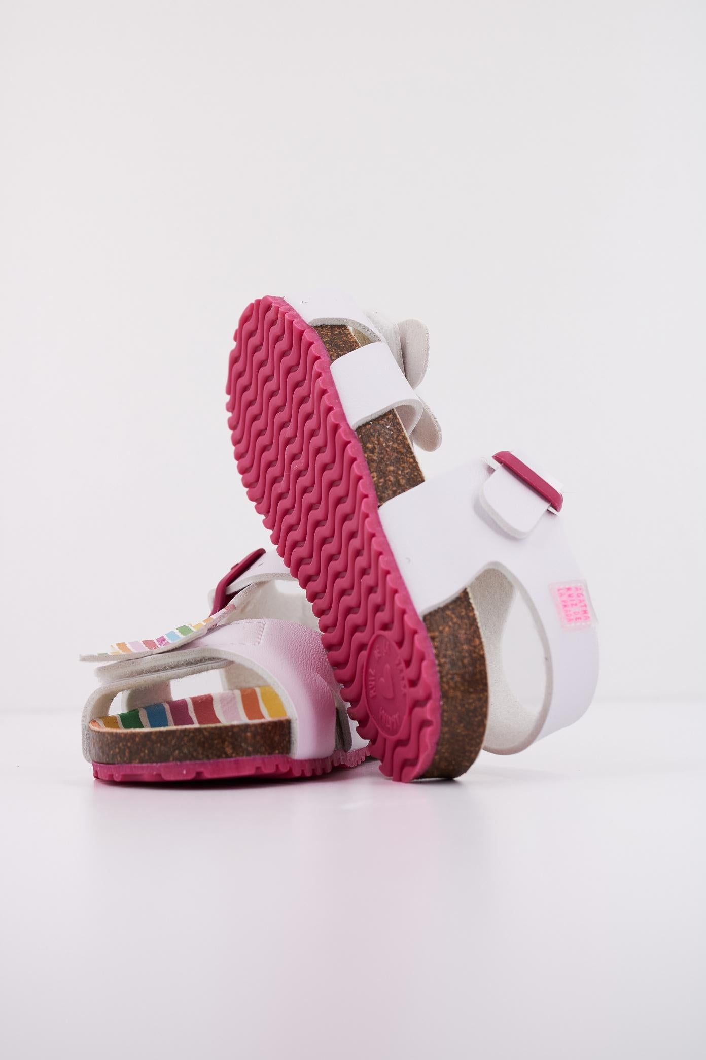 AGATHA RUIZ DE LA PRADA A en color BLANCO (5)