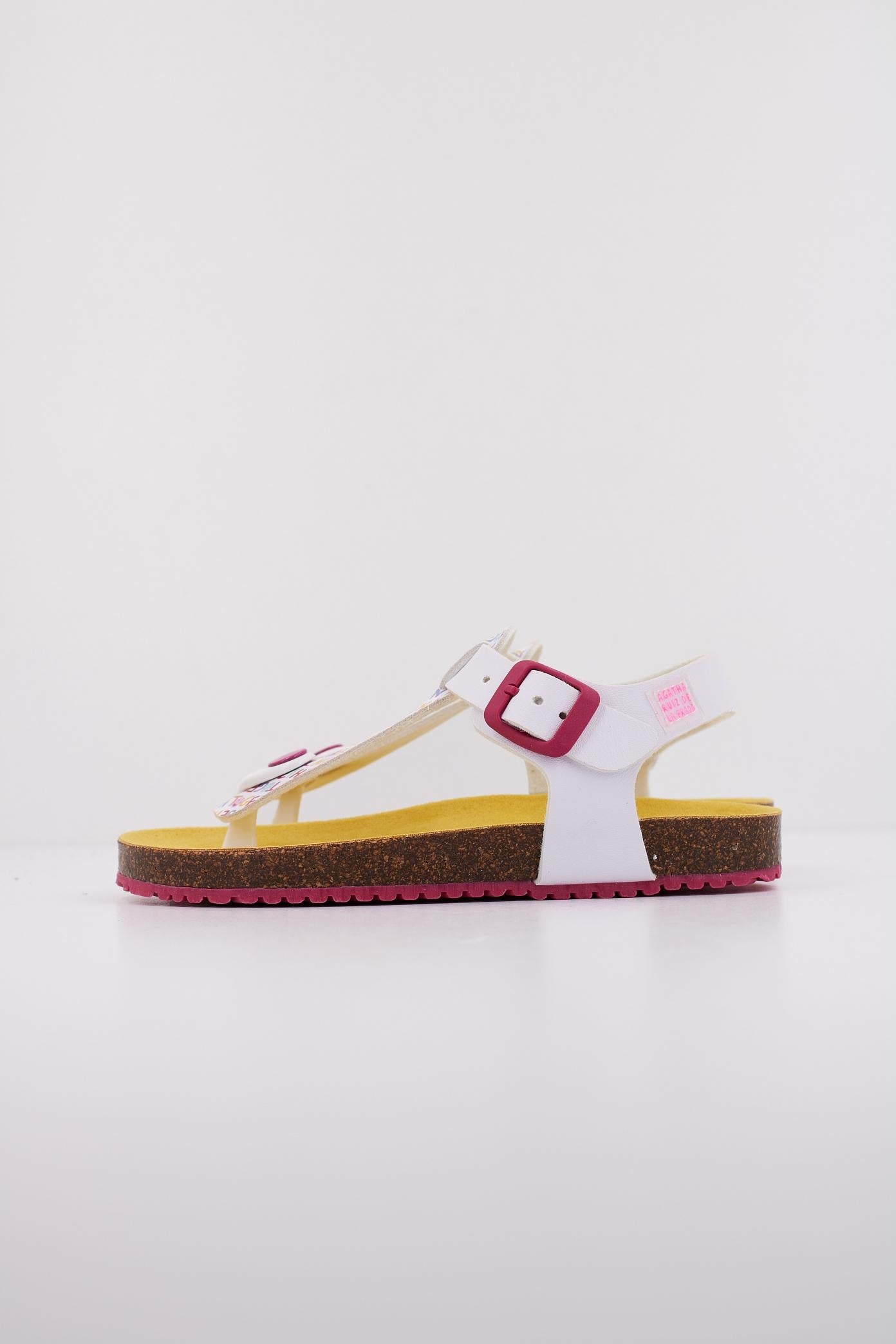 AGATHA RUIZ DE LA PRADA A en color BLANCO (1)