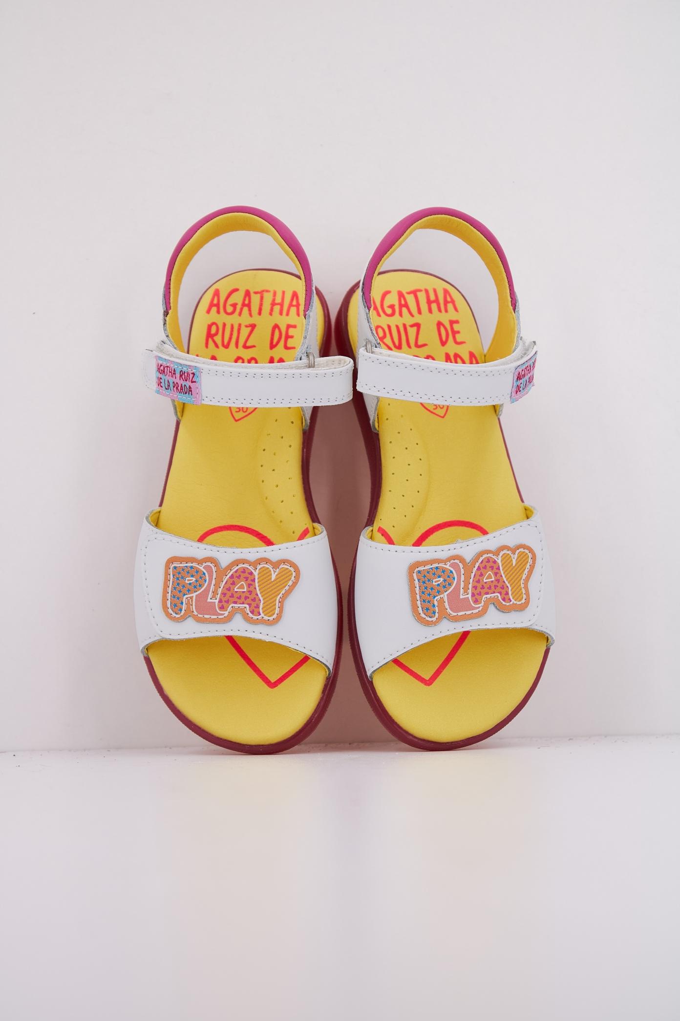 AGATHA RUIZ DE LA PRADA A en color BLANCO (3)