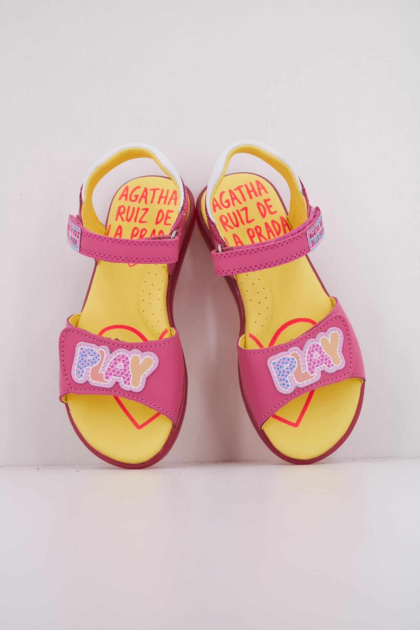 AGATHA RUIZ DE LA PRADA A en color ROSA (3)