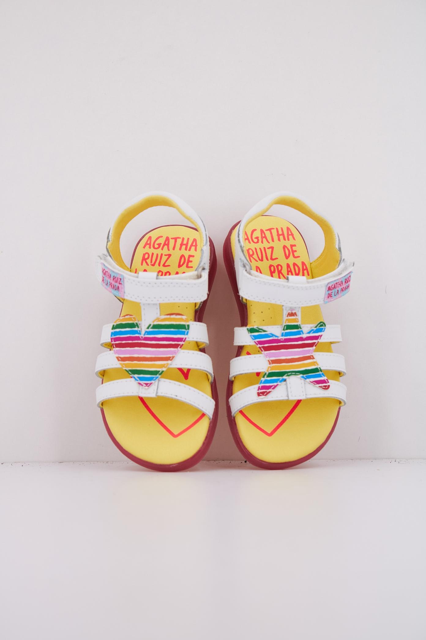 AGATHA RUIZ DE LA PRADA A en color BLANCO (3)