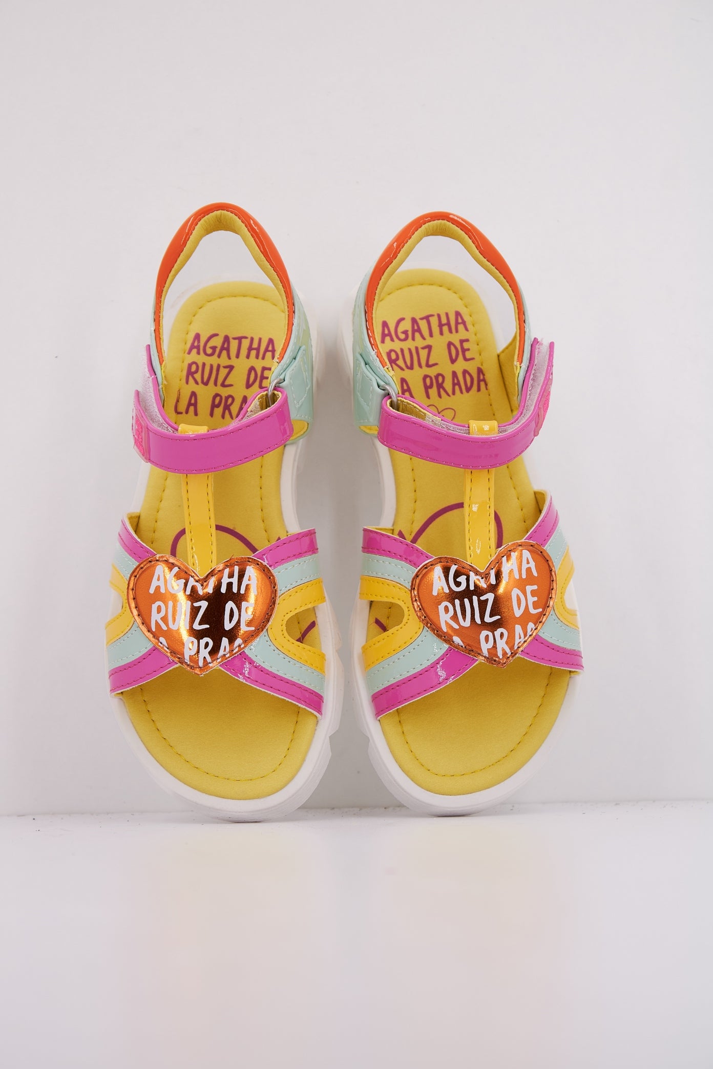 AGATHA RUIZ DE LA PRADA A en color AZUL (3)