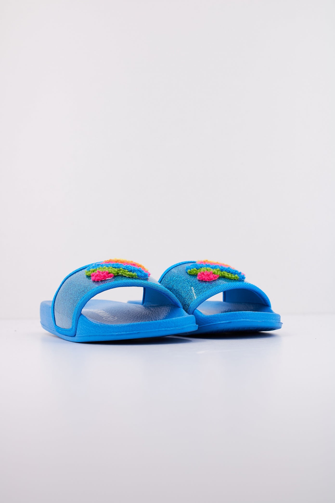 AGATHA RUIZ DE LA PRADA A en color AZUL (2)