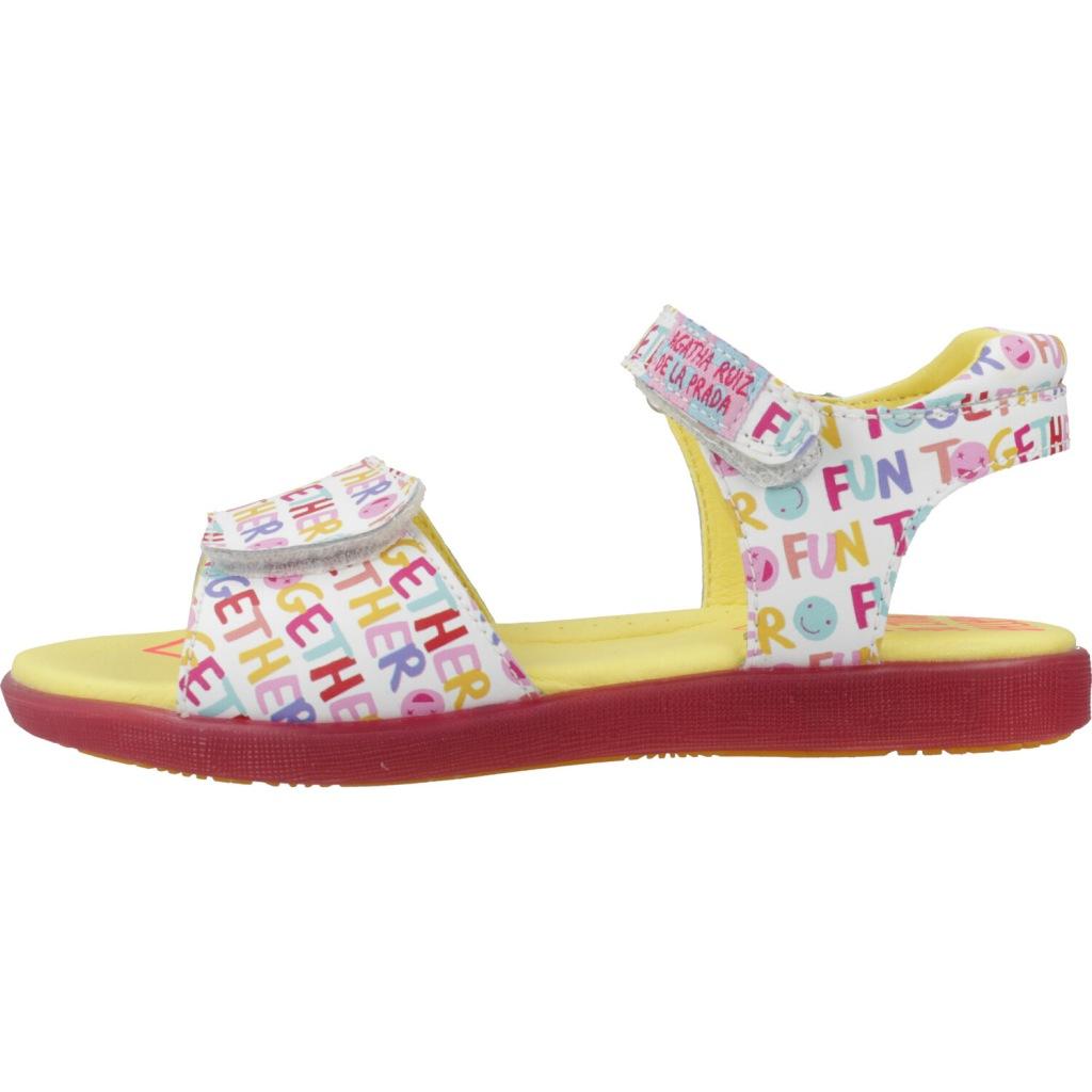 AGATHA RUIZ DE LA PRADA A en color BLANCO (2)