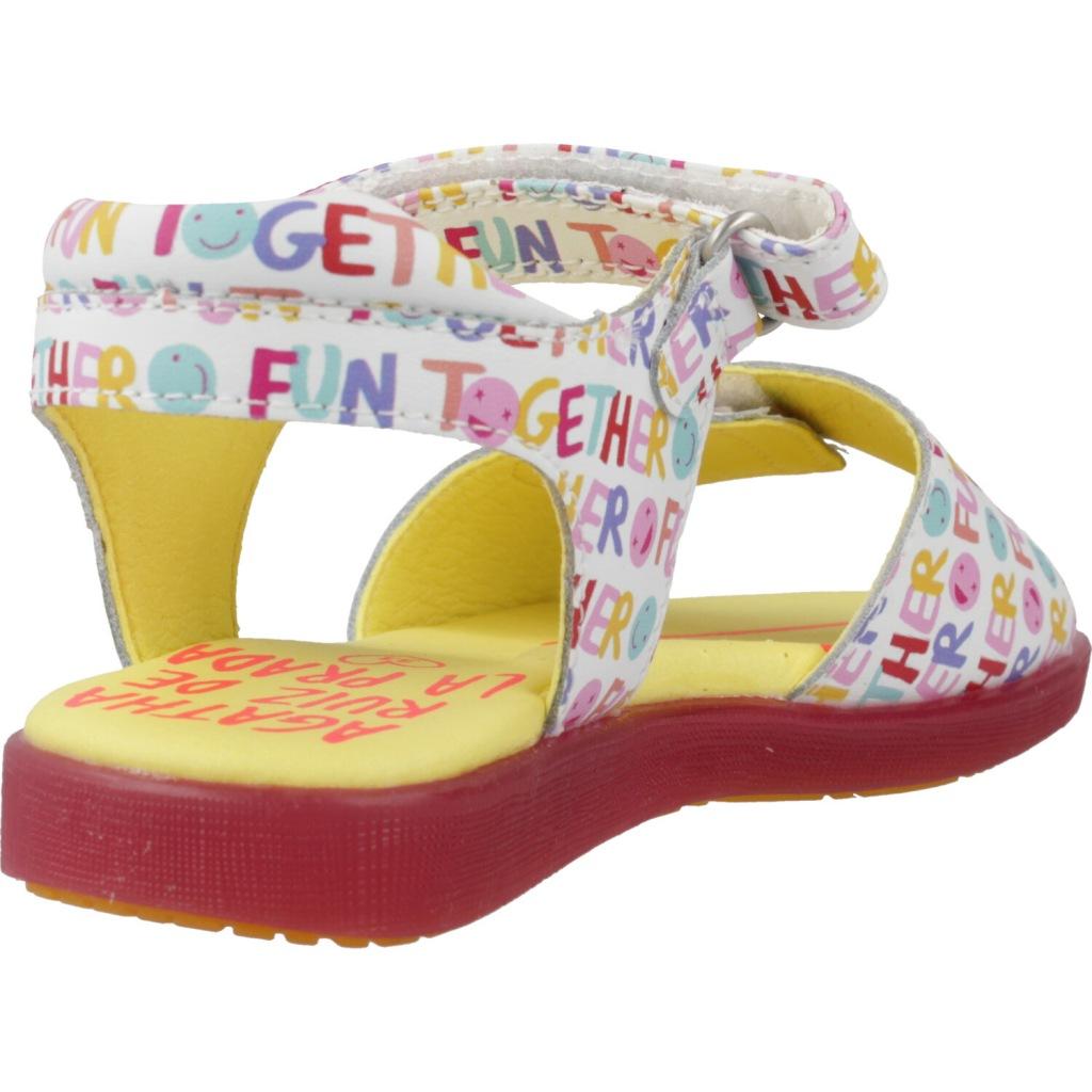 AGATHA RUIZ DE LA PRADA A en color BLANCO (3)