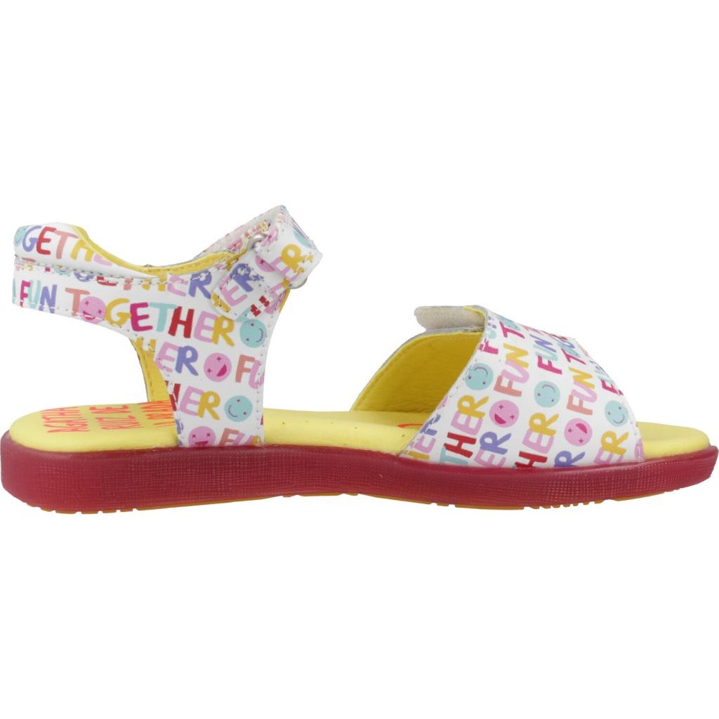 AGATHA RUIZ DE LA PRADA A en color BLANCO (4)