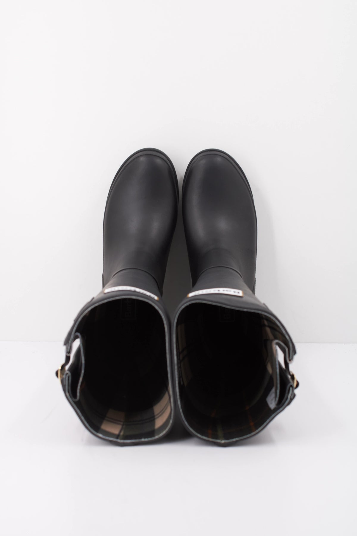 BARBOUR LEIGHTON TARTAN WELLINGTON LRFBK en color NEGRO (3)