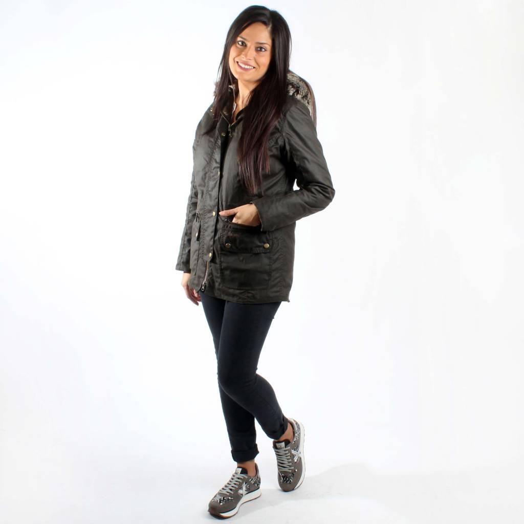 BARBOUR KELSALL WAX LWXOL en color VERDE (1)