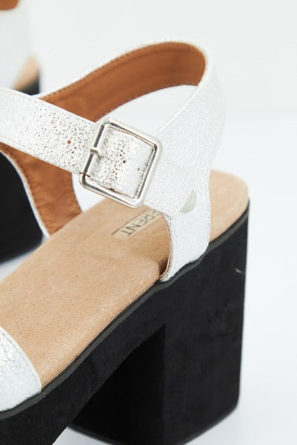 DIFFERENT en color PLATA (4)