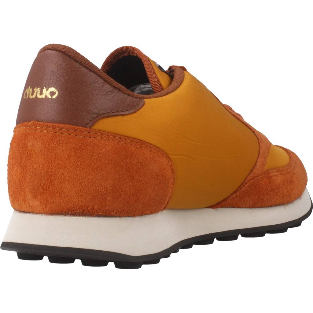 DUUO D en color MARRON CLARO (3)