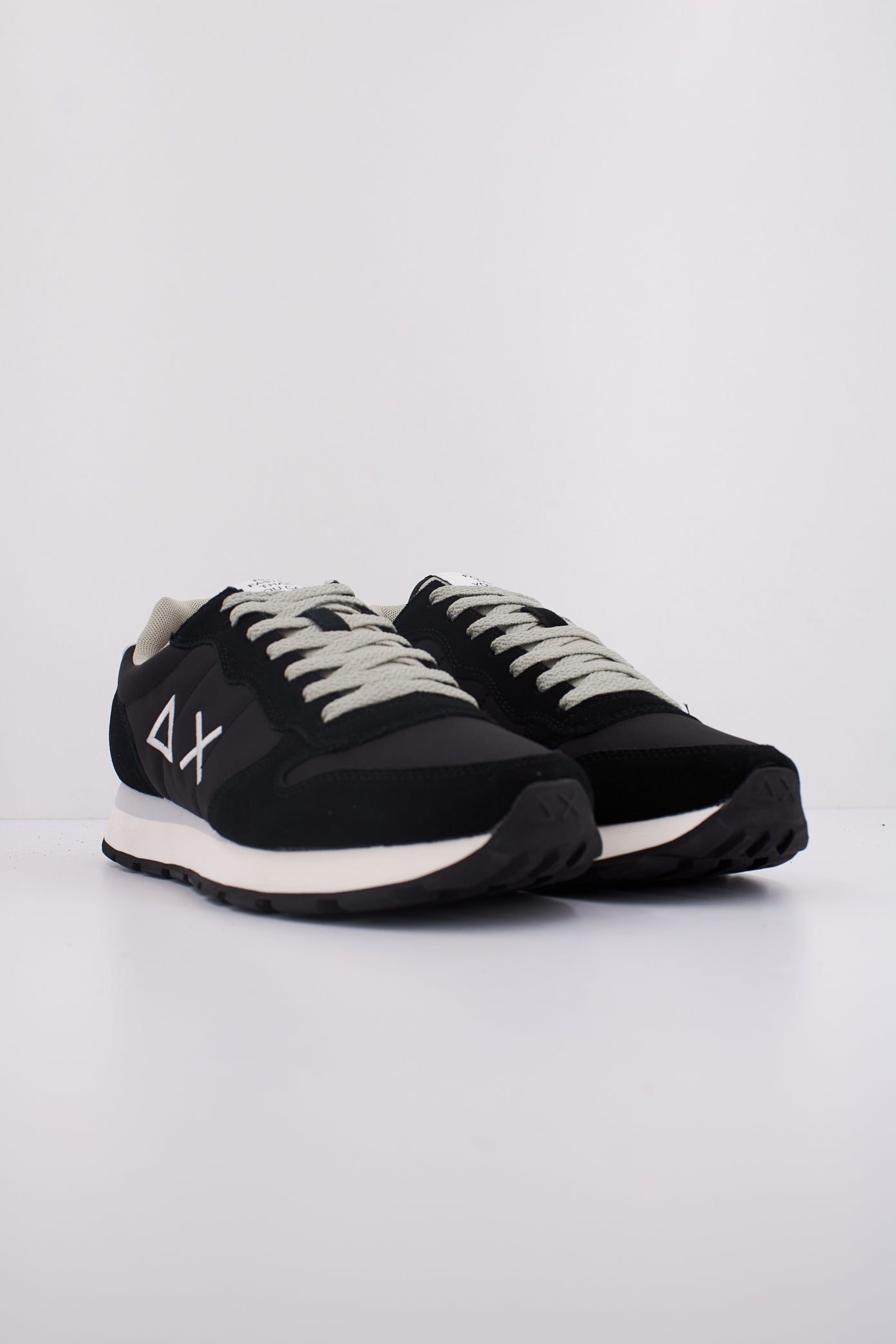SUN TOM SOLID en color NEGRO (2)