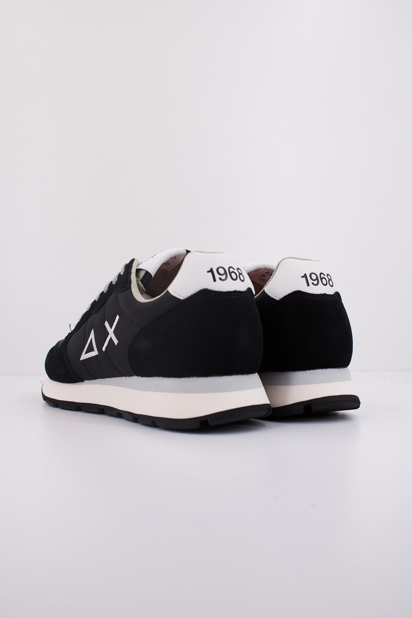 SUN TOM SOLID en color NEGRO (4)