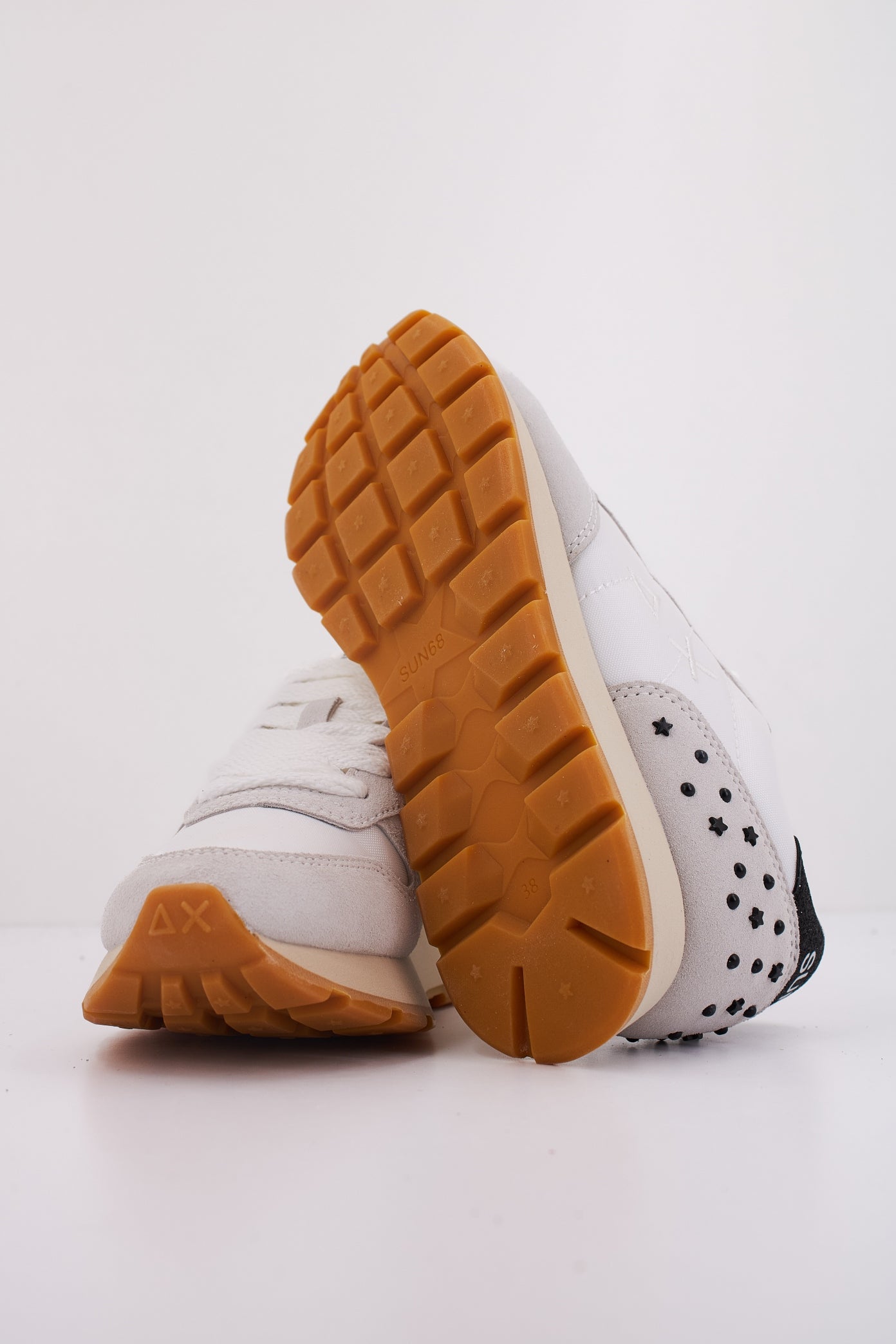 SUN ALLY STUDS en color BLANCO (5)