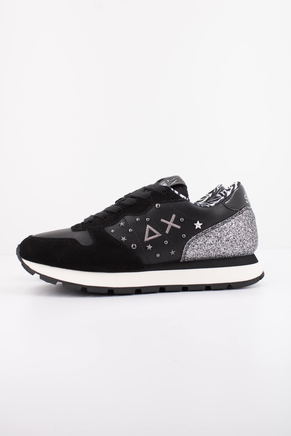 SUN ALLY STUDS en color NEGRO (1)