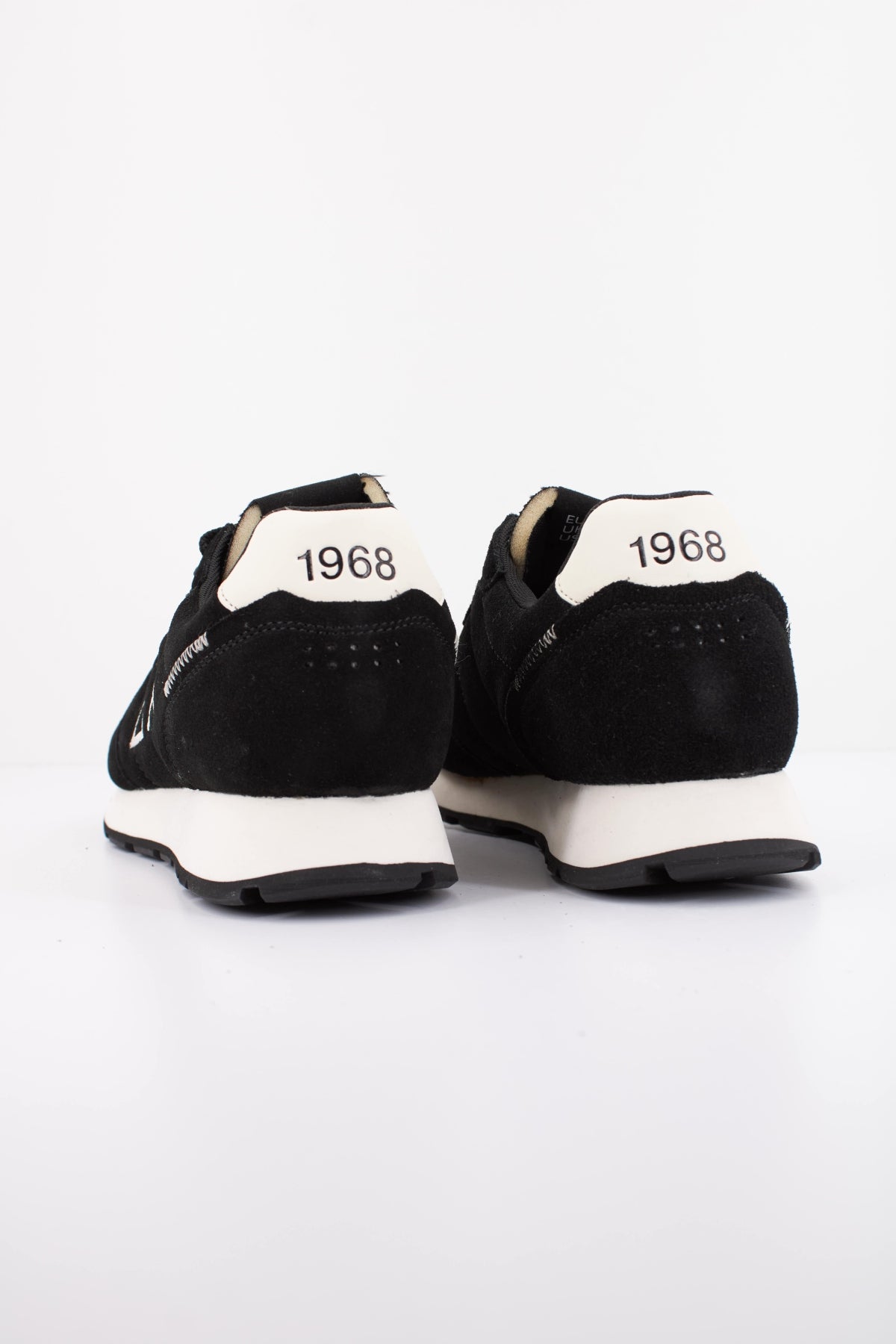 SUN TOM SUEDE en color NEGRO (4)
