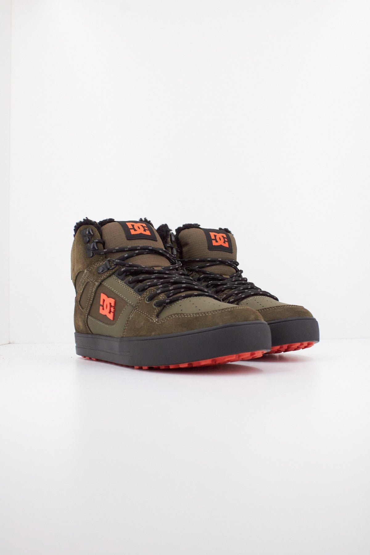 DC PURE HT WC M SHOE en color VERDE (2)