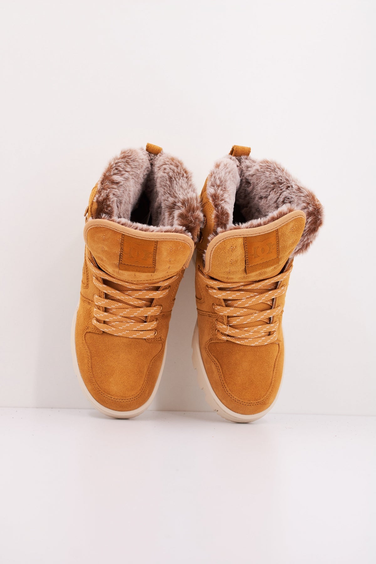 DC MANTECA BOOT en color AMARILLO (3)