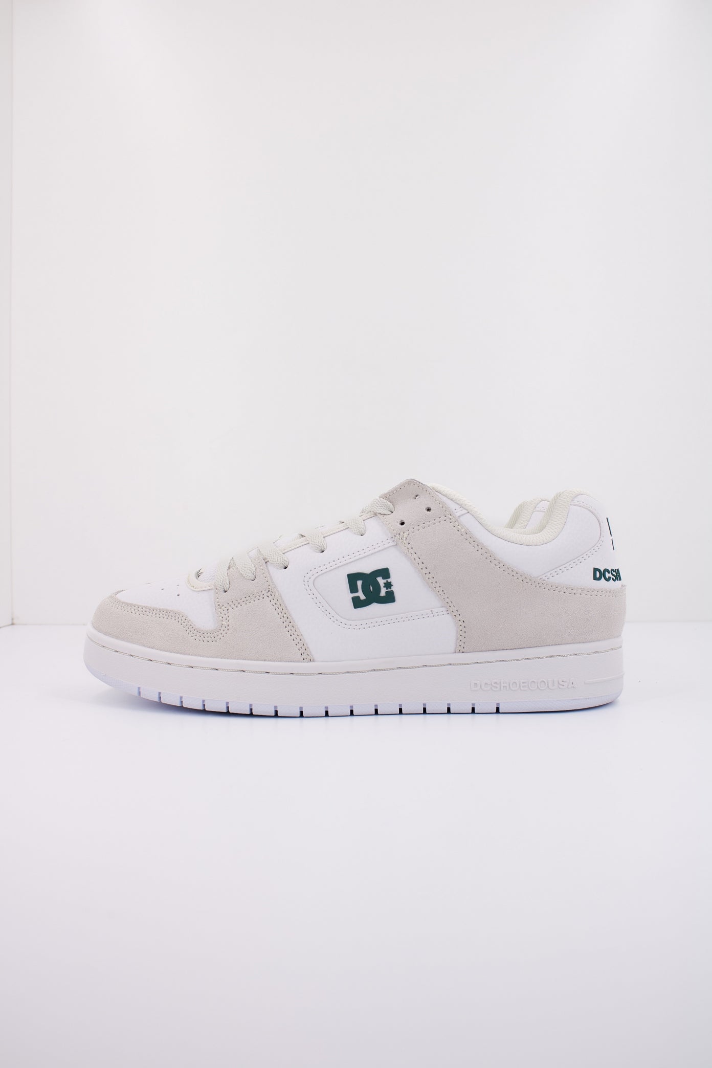 DC MANTECA SE SHOE en color BLANCO (1)