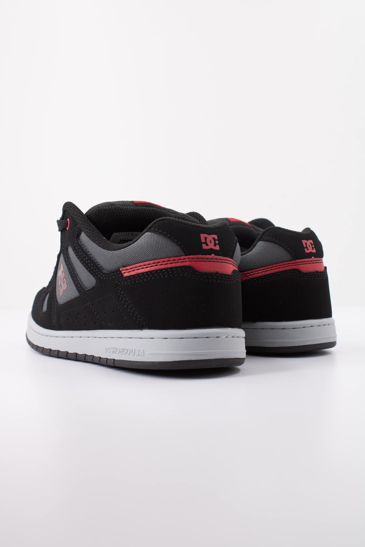 DC STAG YTH en color NEGRO (4)