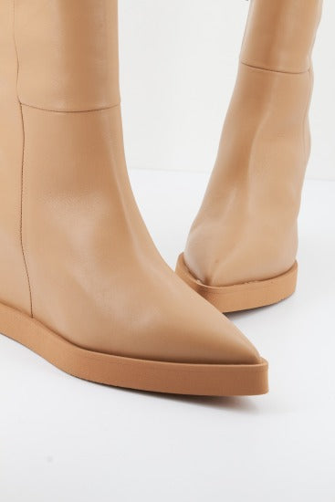 EQUITARE CLARA en color MARRON CLARO (3)