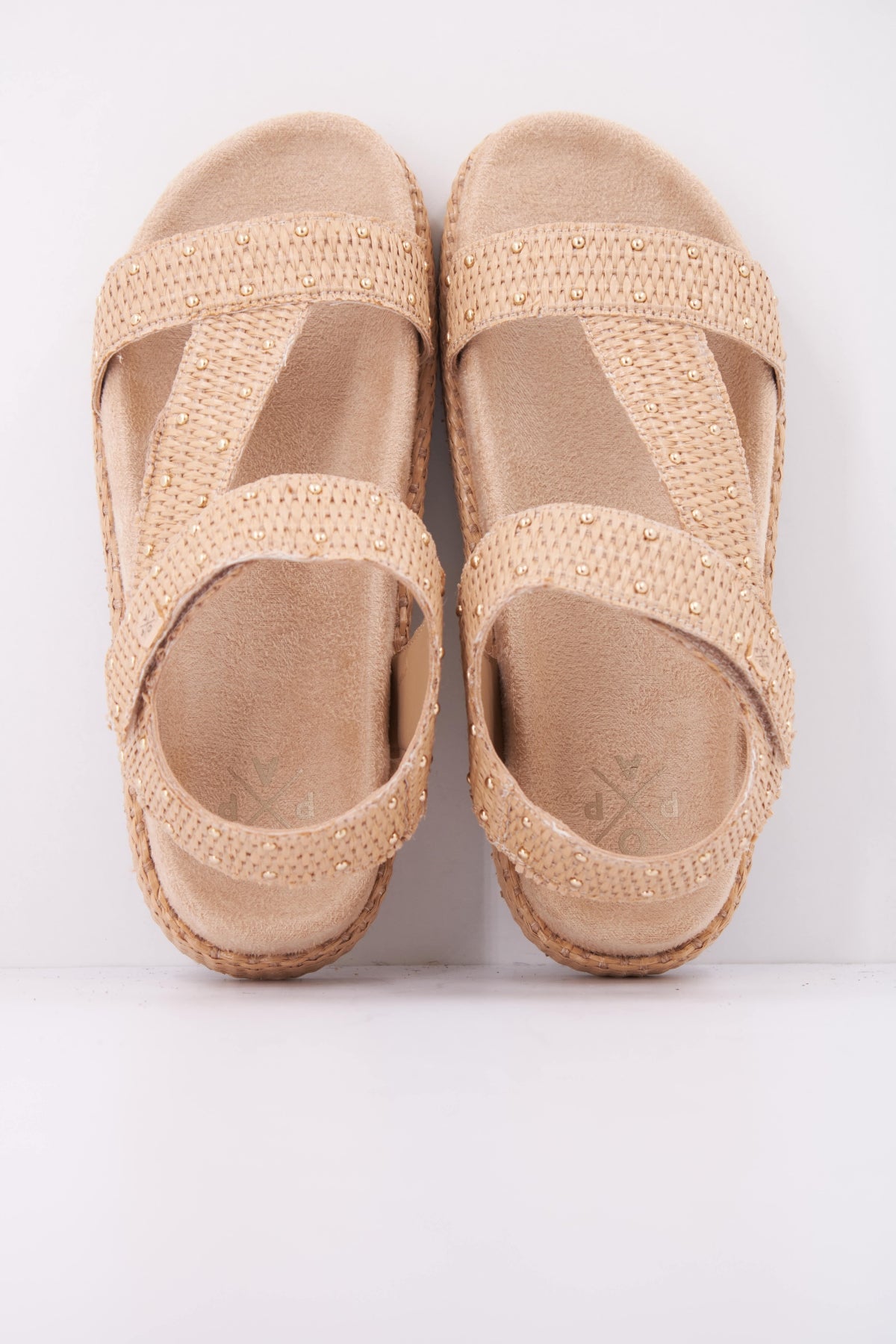 POPA SANDALIA NIANA STUDS en color BEIS (3)
