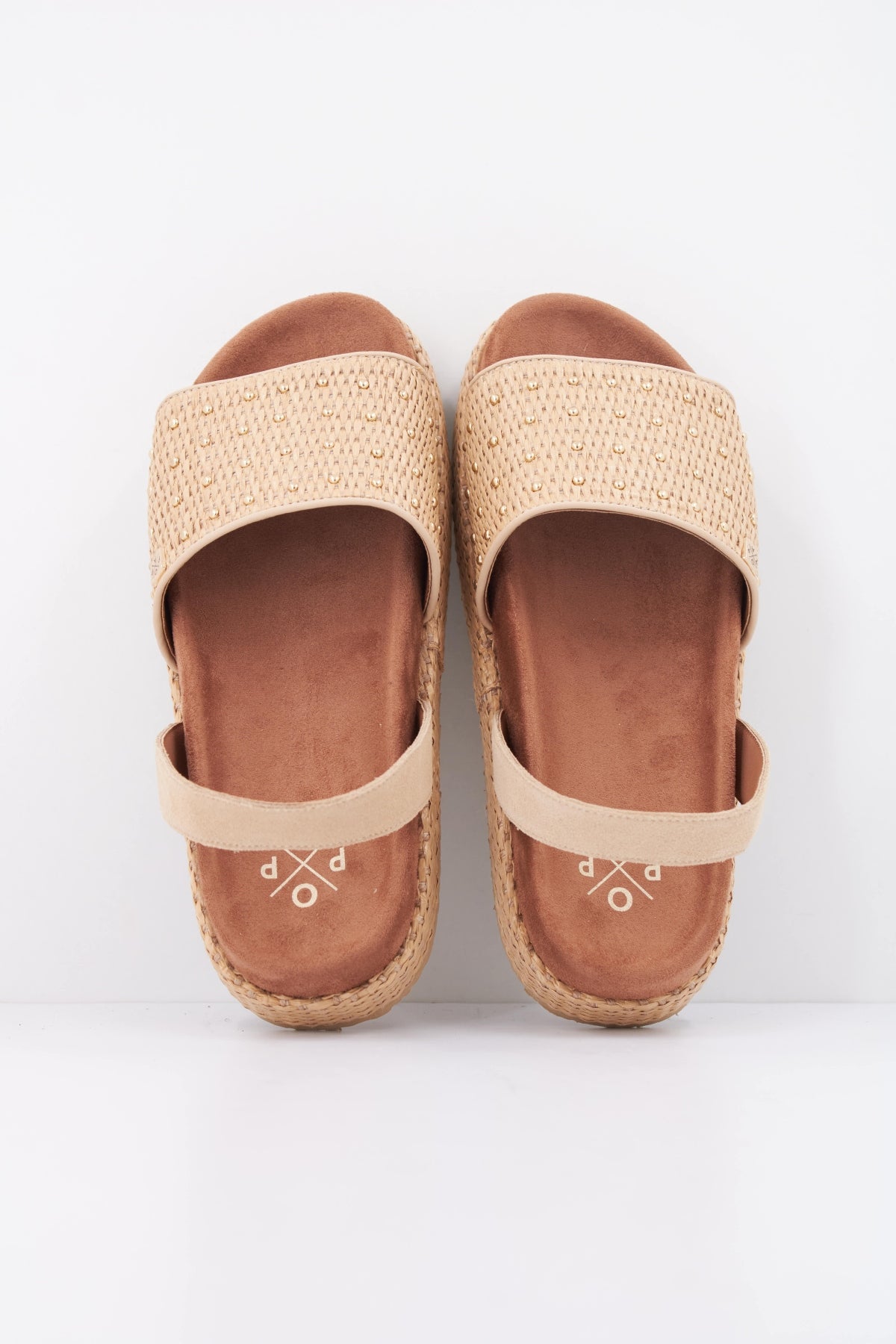 POPA SIONA STUDS en color BEIS (3)