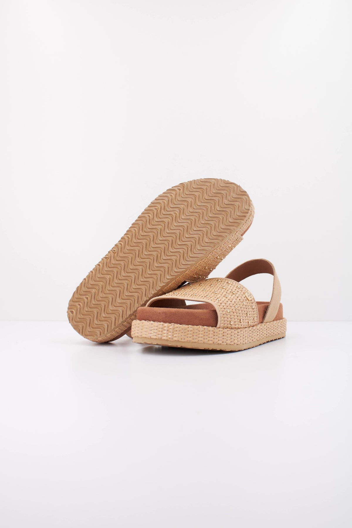 POPA SIONA STUDS en color BEIS (5)