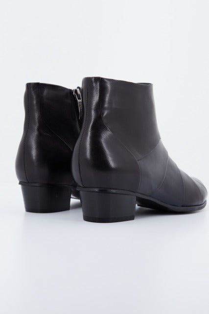 REGARDE LE CIEL GLOVE en color NEGRO (3)