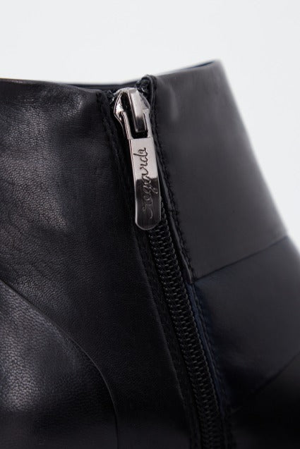 REGARDE LE CIEL GLOVE en color NEGRO (4)