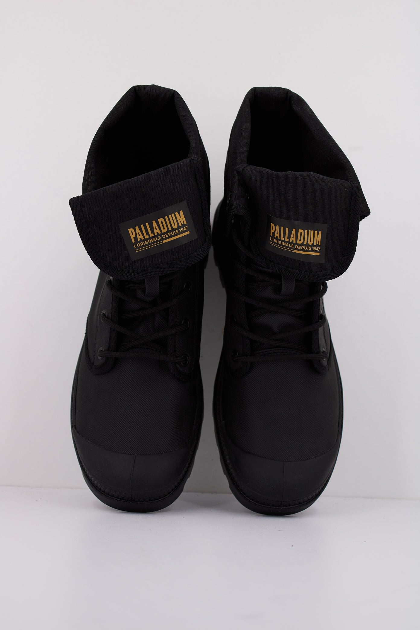 PALLADIUM BAGGY COATED en color NEGRO (3)