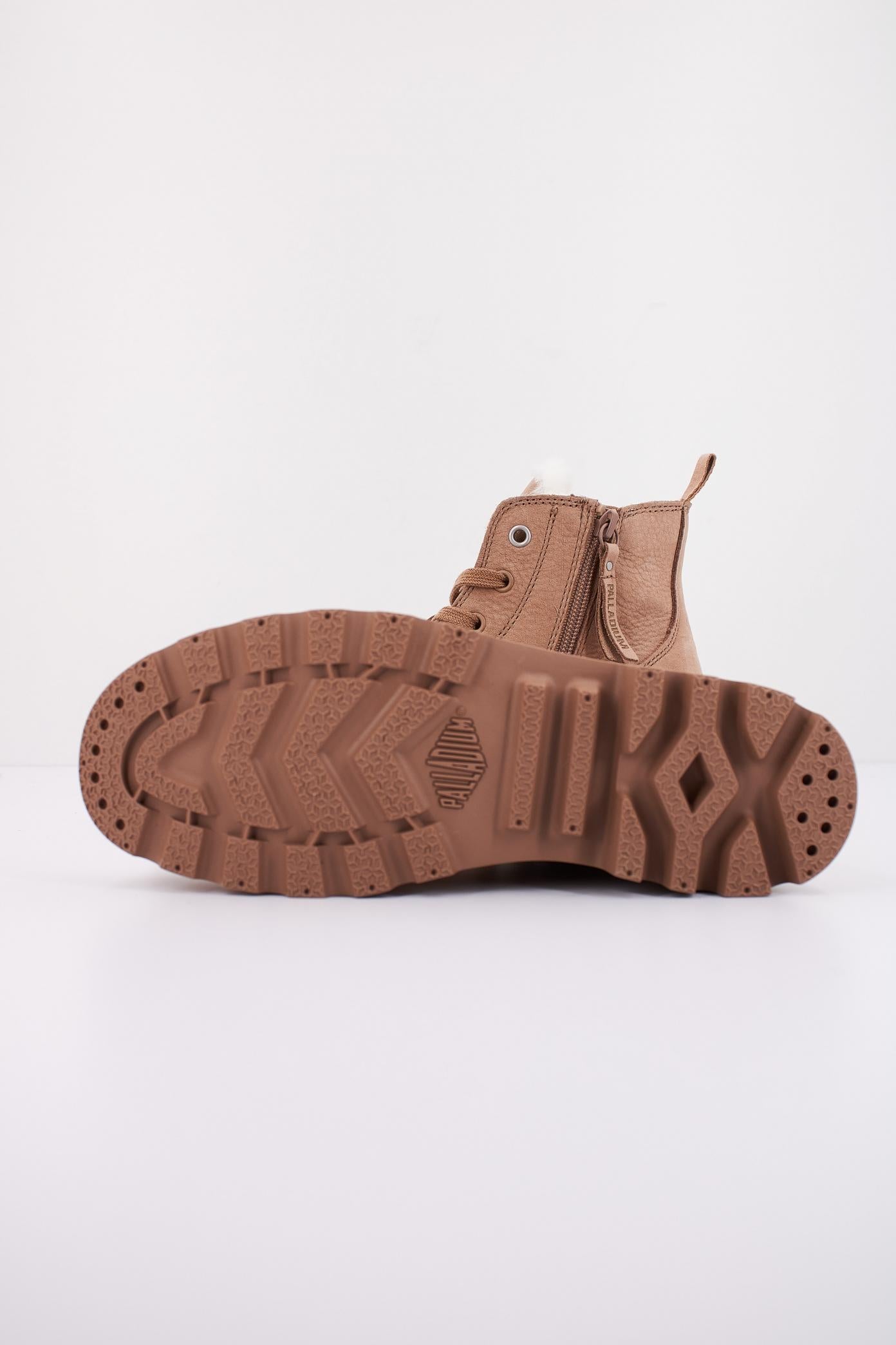 PALLADIUM PAMPA HI ZIP WL en color NUDE (5)