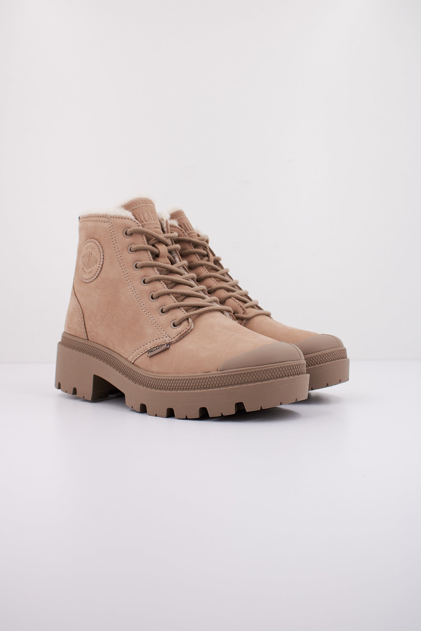 PALLADIUM PALLABASE NBK ZIP W en color MARRON CLARO (2)