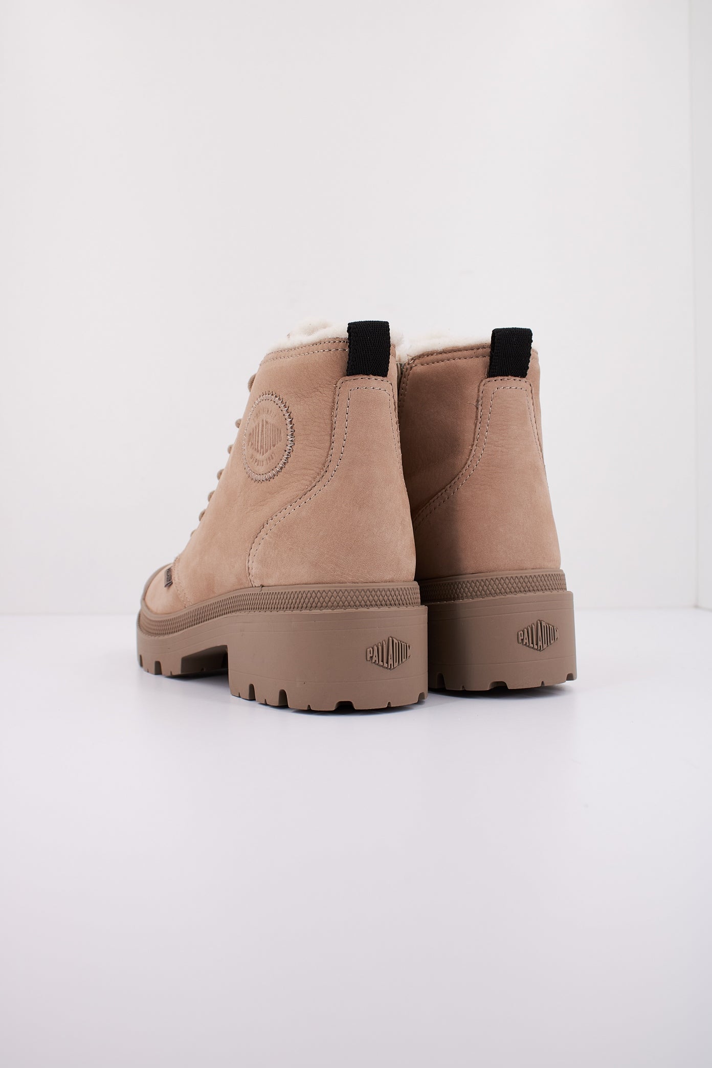 PALLADIUM PALLABASE NBK ZIP W en color MARRON CLARO (4)