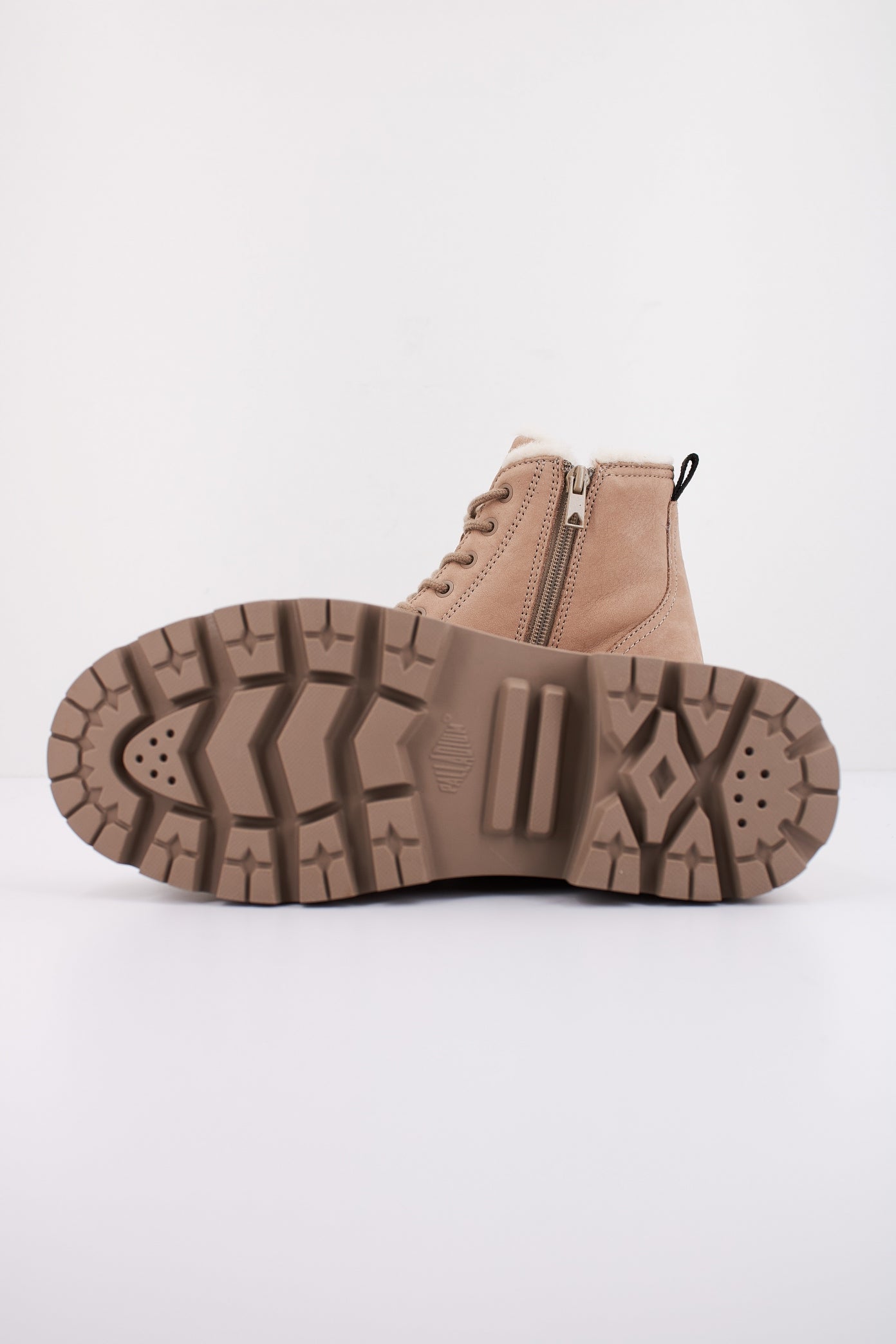 PALLADIUM PALLABASE NBK ZIP W en color MARRON CLARO (5)
