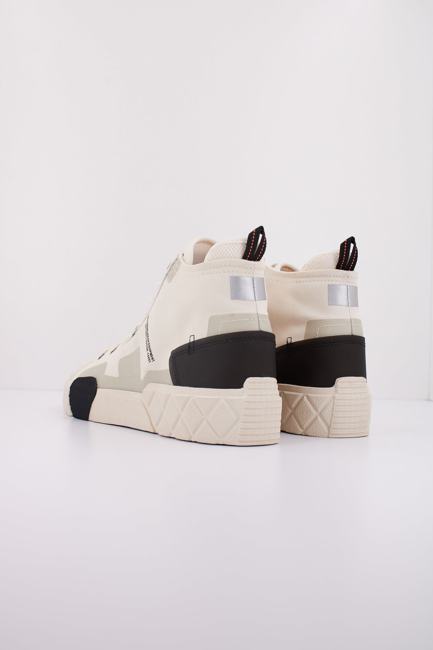 PALLADIUM ACE CITY SHELL CHUK en color BEIS (4)