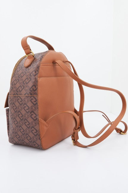 LIU-JO AA E BACKPACK BAG en color BEIS (2)