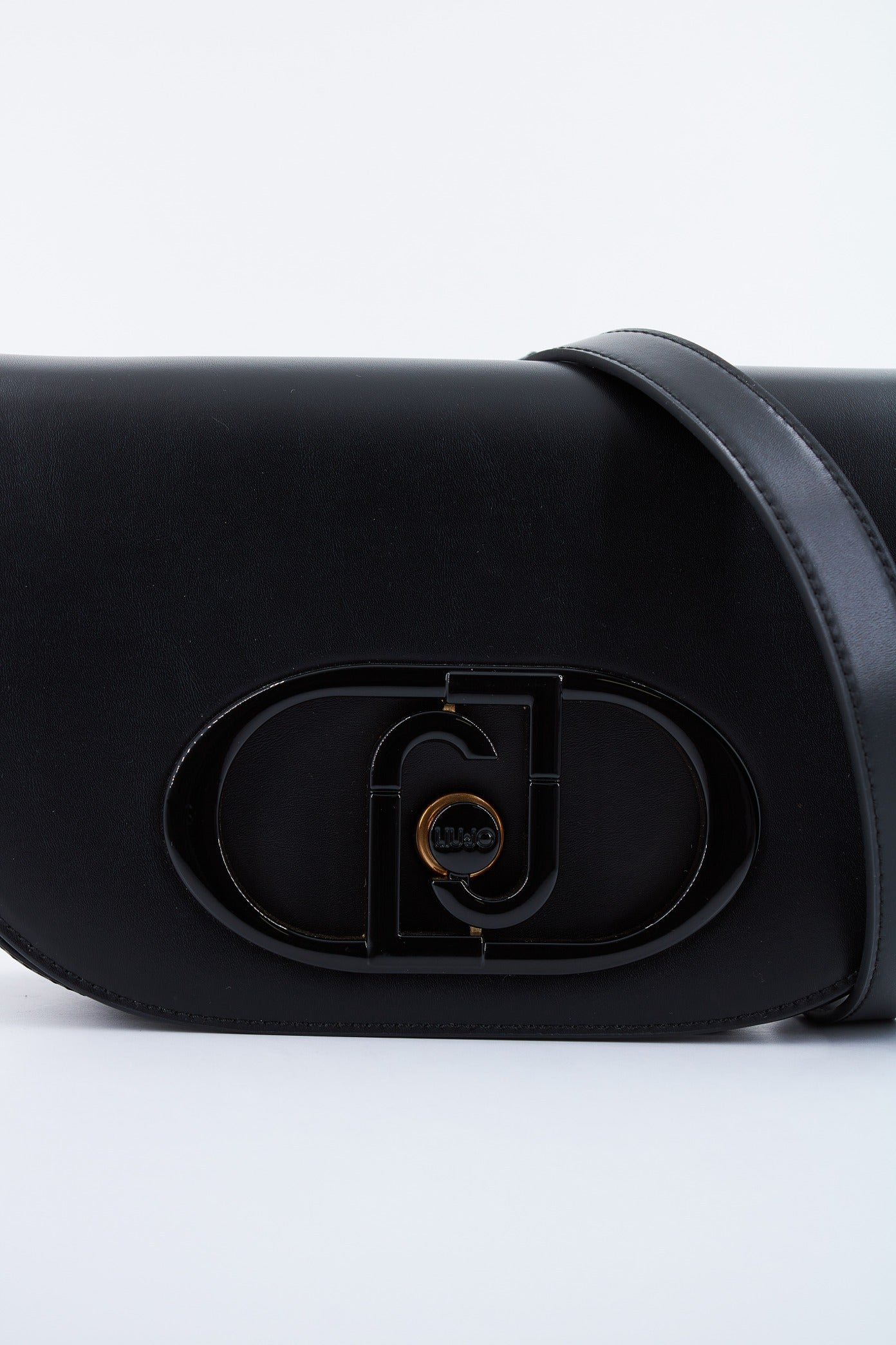 LIU-JO ECS M CROSSBODY en color NEGRO (4)