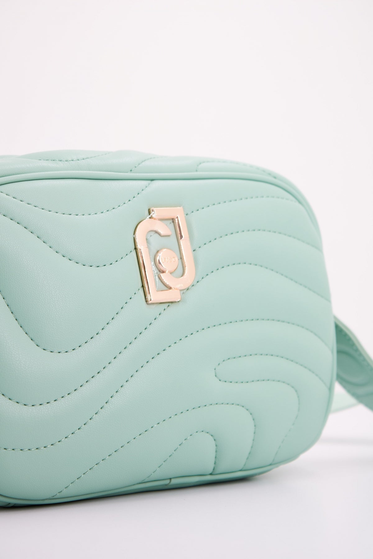 LIU-JO ECS M CAMERA CASE en color VERDE (4)