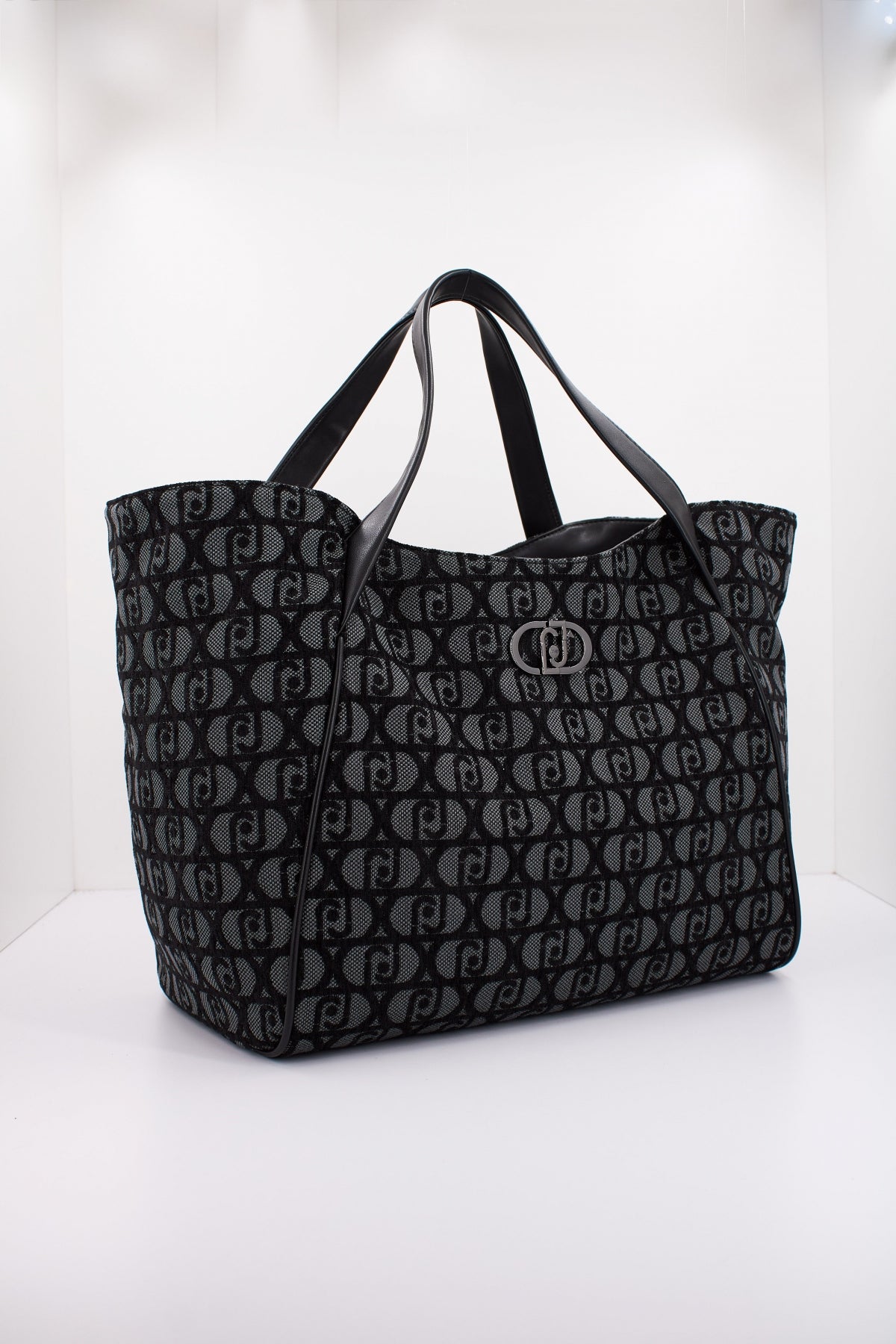 LIU-JO AF T en color NEGRO (2)