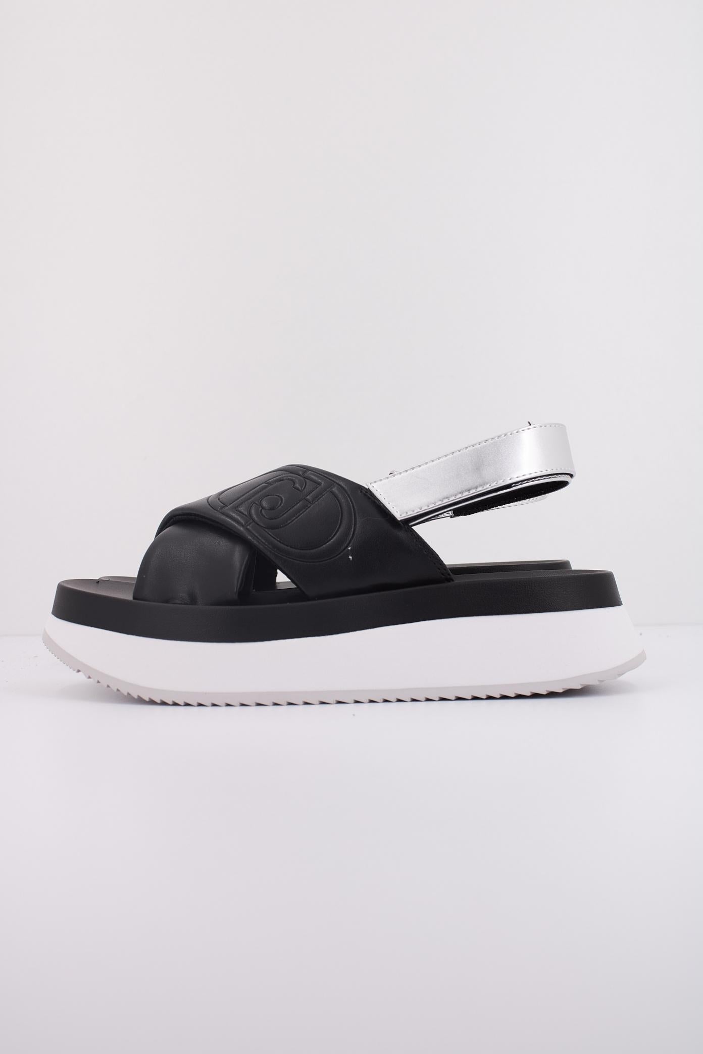 LIU-JO DREAMY SANDAL en color NEGRO (1)