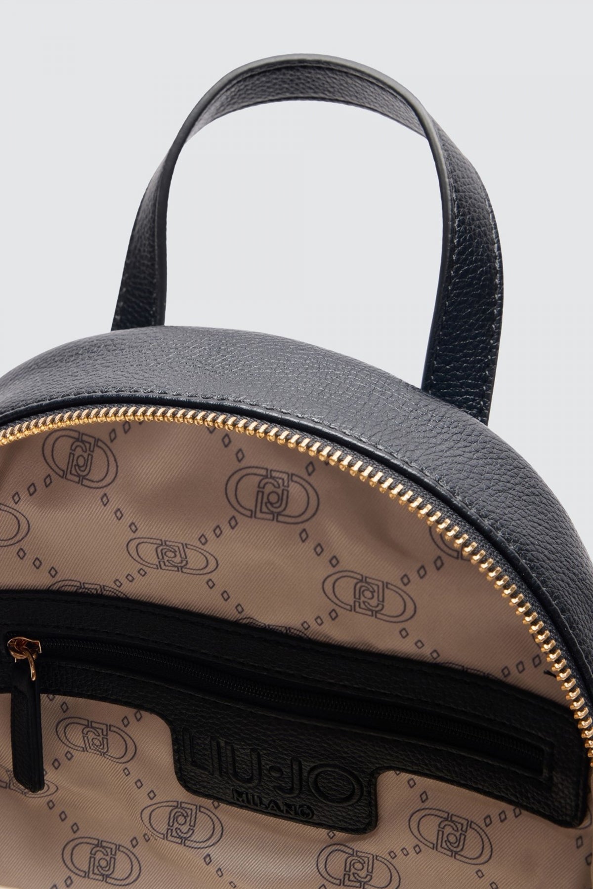LIU-JO ECS M BACKPACK en color NEGRO (4)