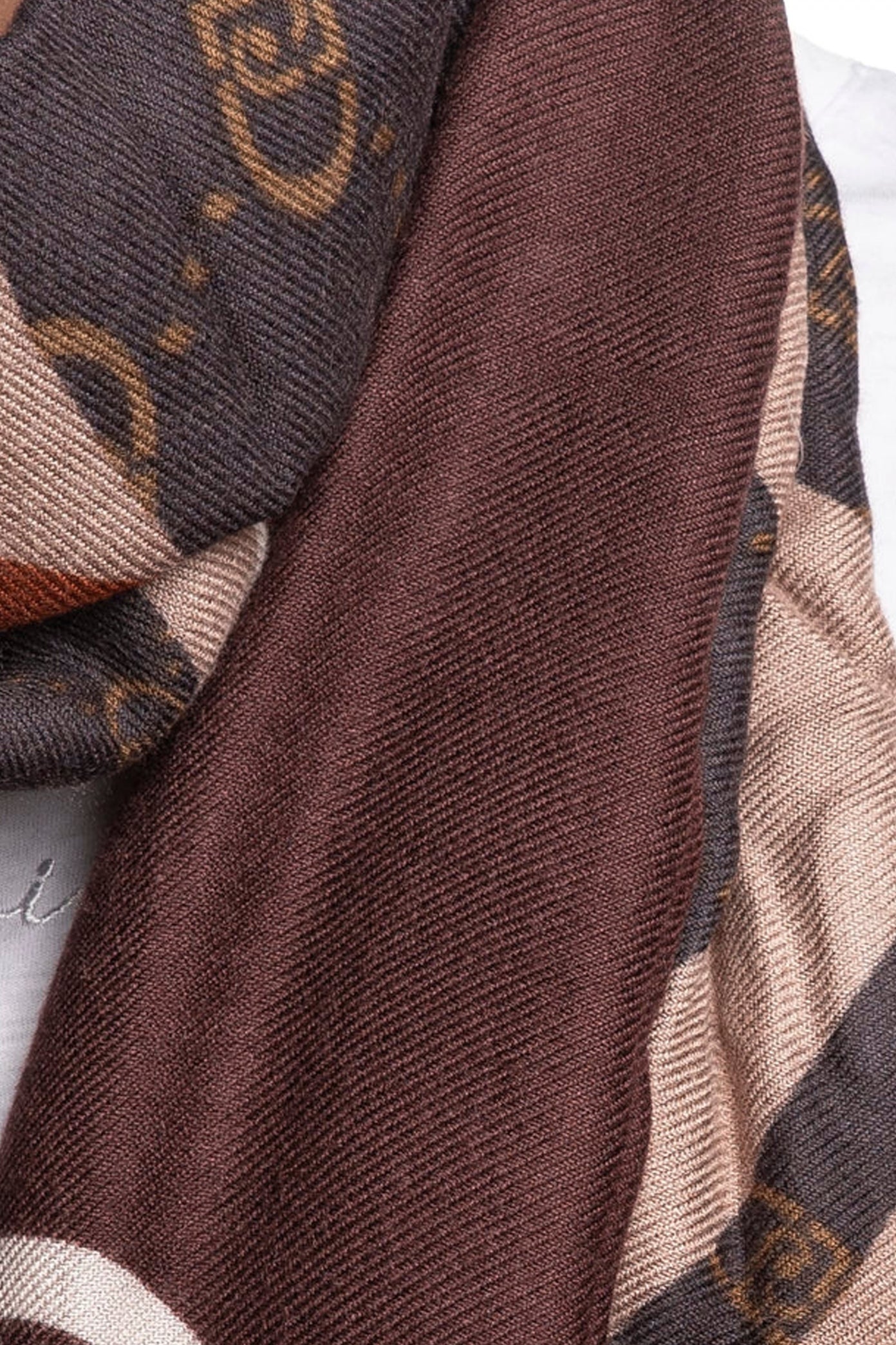 LIU-JO STOLA PORTALOGO en color MARRON (2)