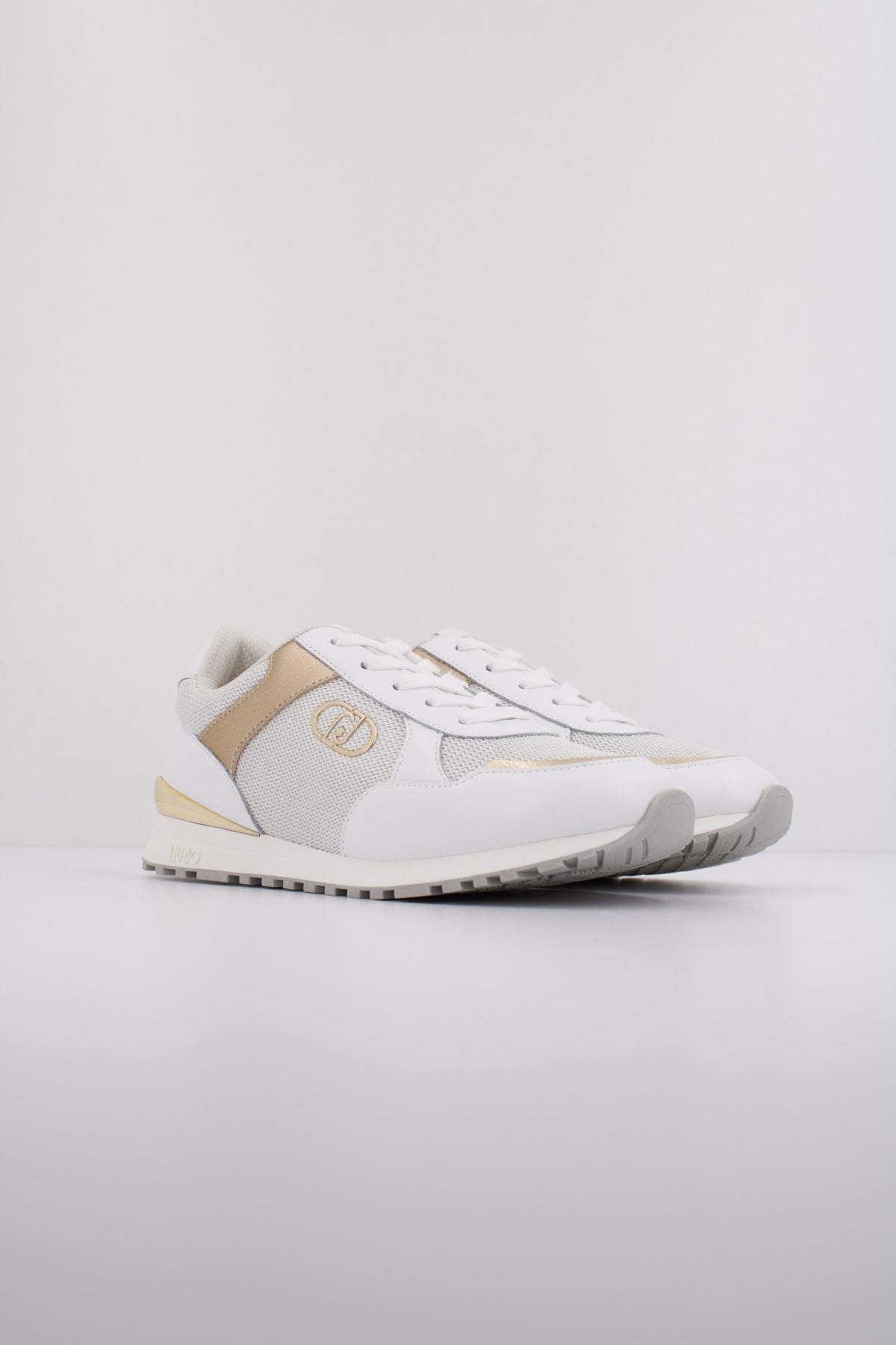 LIU-JO MAXI WONDER LOW en color BLANCO (2)